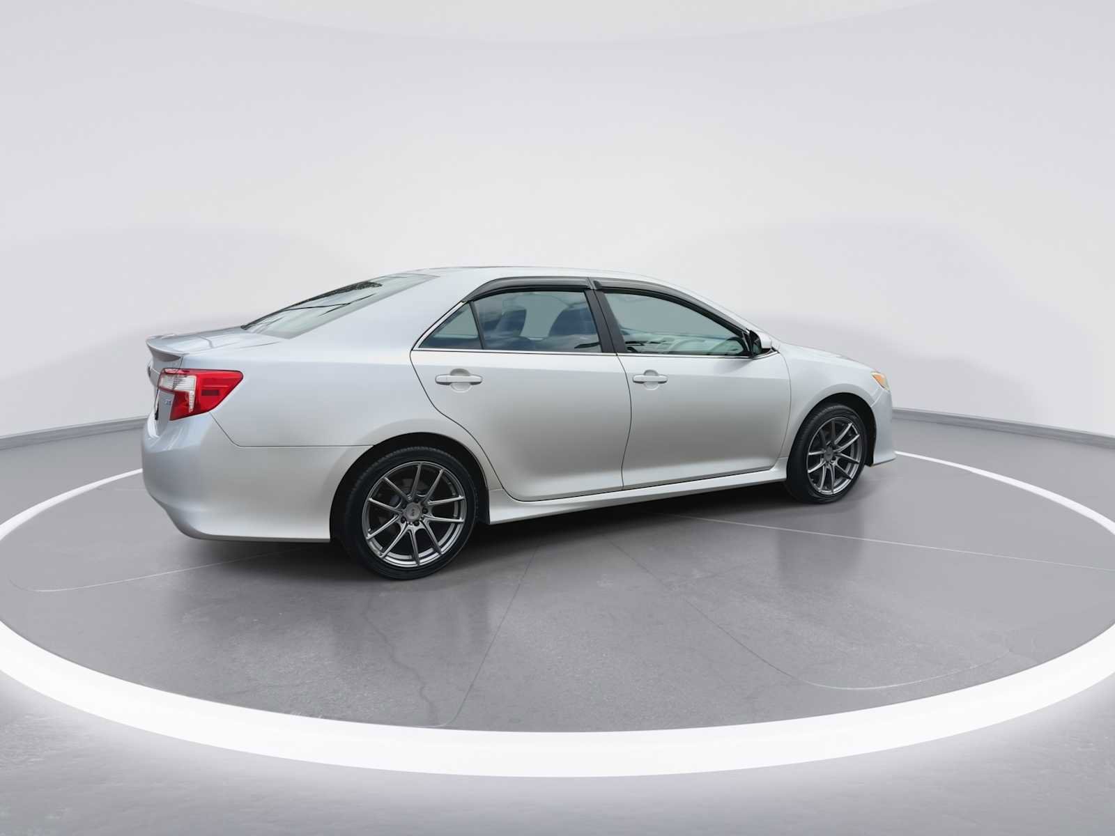 Used 2014 Toyota Camry SE image 8