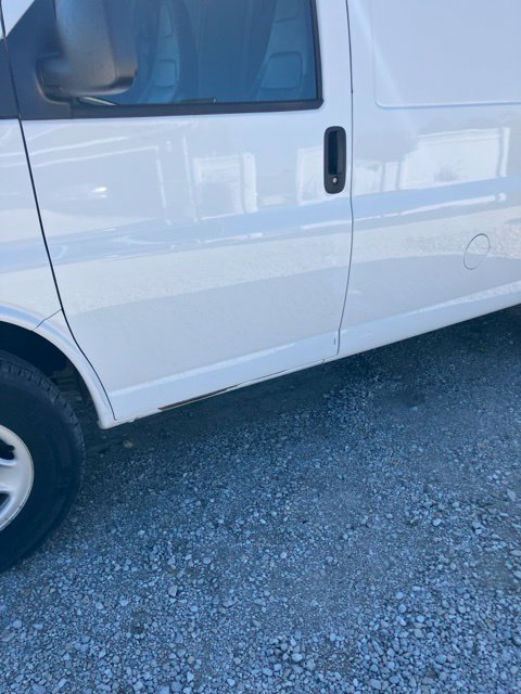 Used 2017 Chevrolet Express 2500 RWD image 2