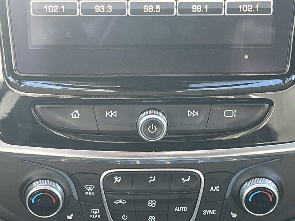 Used 2018 Chevrolet Traverse LT w/ LPO, 'HIT The Road' Package FWD image 16