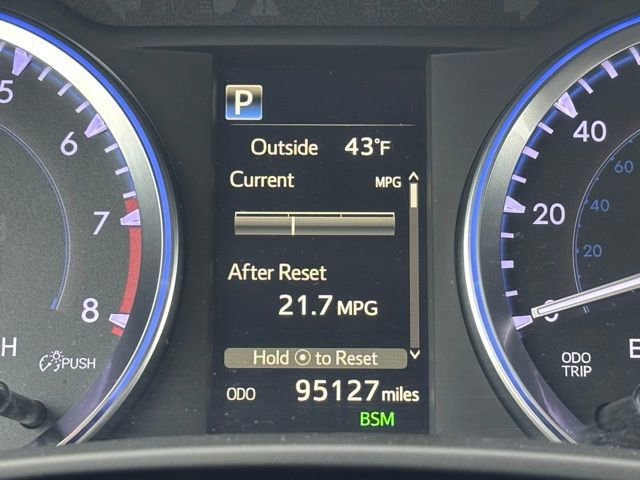 Used 2019 Toyota Highlander XLE image 24