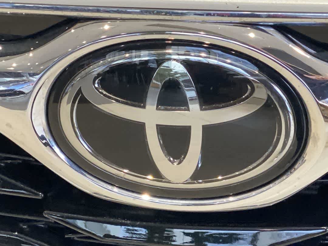 Used 2023 Toyota Highlander Limited AWD/4WD image 10