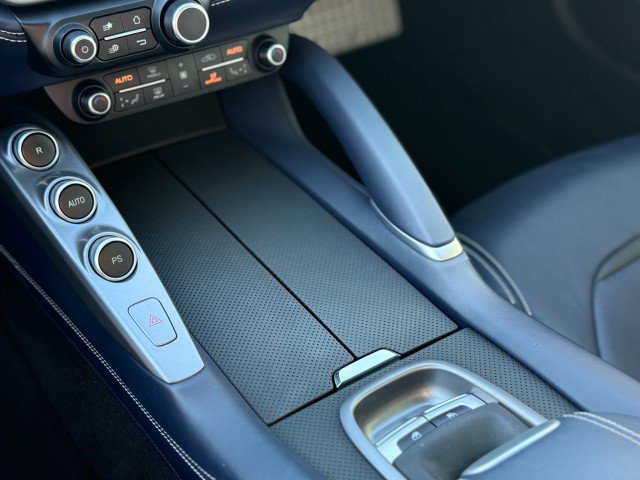 Used 2017 Ferrari GTC4Lusso AWD/4WD image 22