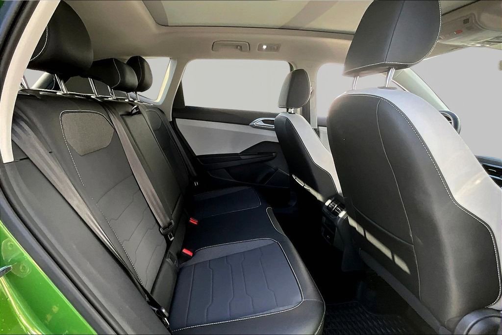 Used 2025 Volkswagen Taos SE image 24