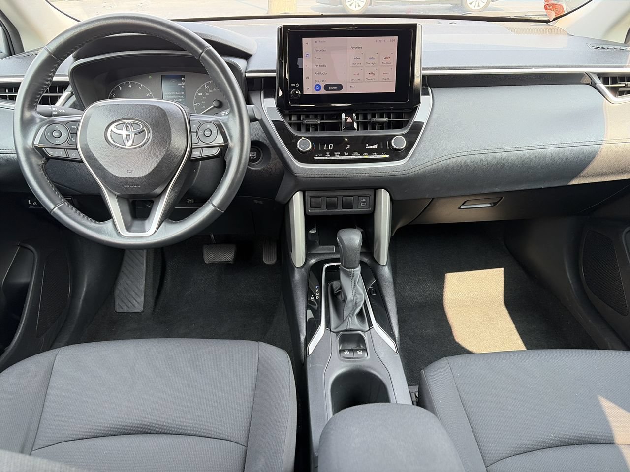 Used 2024 Toyota Corolla Cross LE AWD/4WD image 2