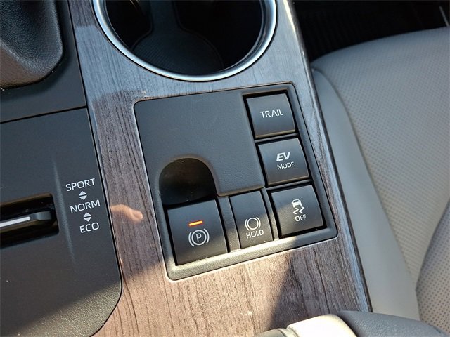 Used 2024 Toyota Highlander Limited image 24