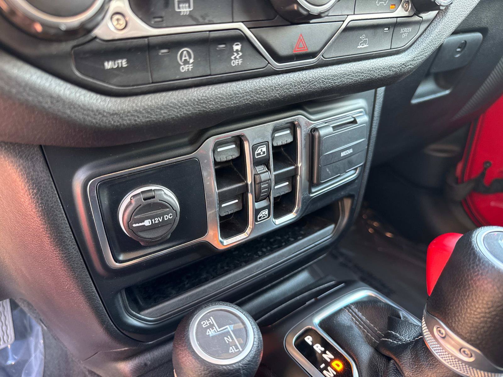 Used 2024 Jeep Wrangler Unlimited Sport AWD/4WD image 24