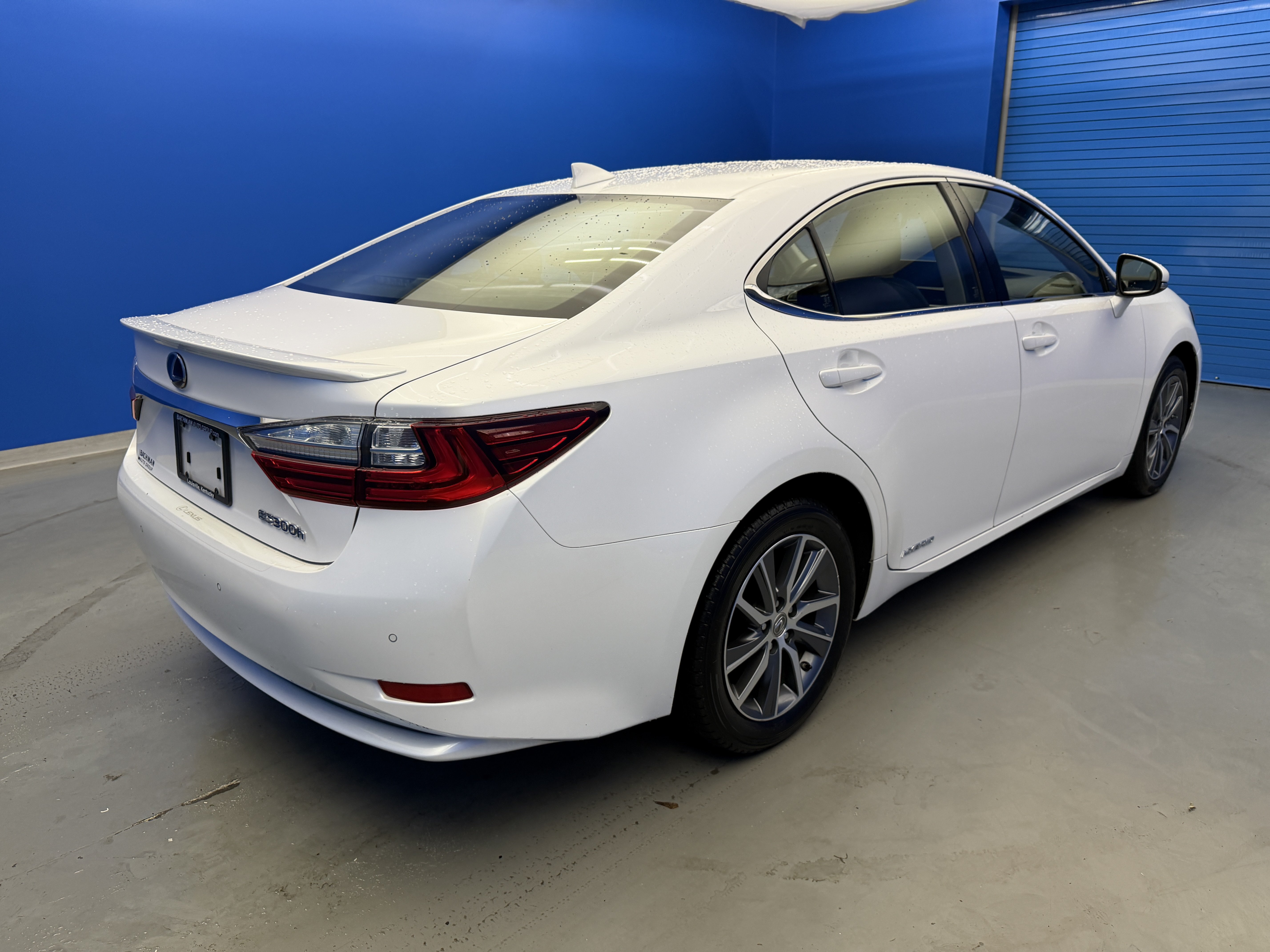 Used 2016 Lexus ES 300h w/ Luxury Package w/Wood Trim FWD image 7
