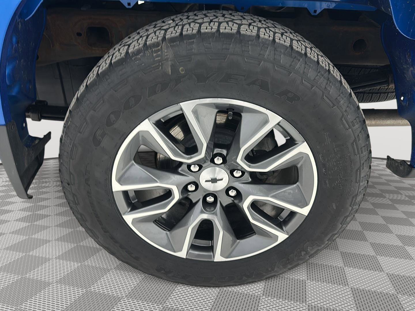 Used 2023 Chevrolet Silverado 1500 RST w/ Convenience Package II image 32