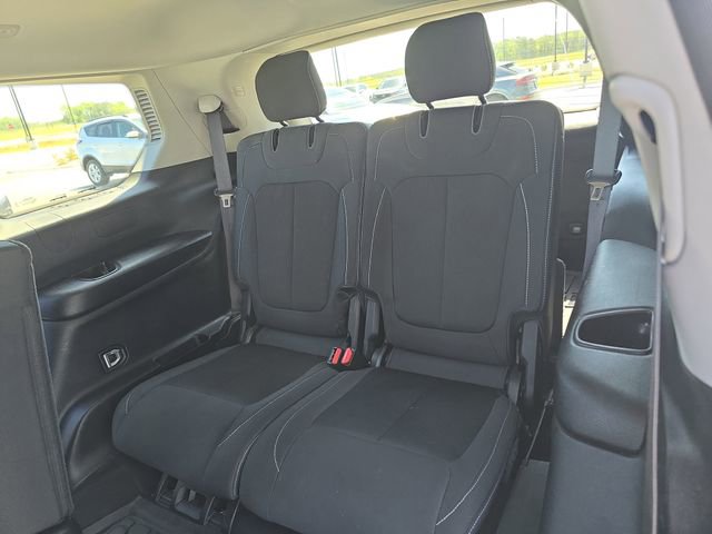 Used 2023 Jeep Grand Cherokee L Laredo AWD/4WD image 15