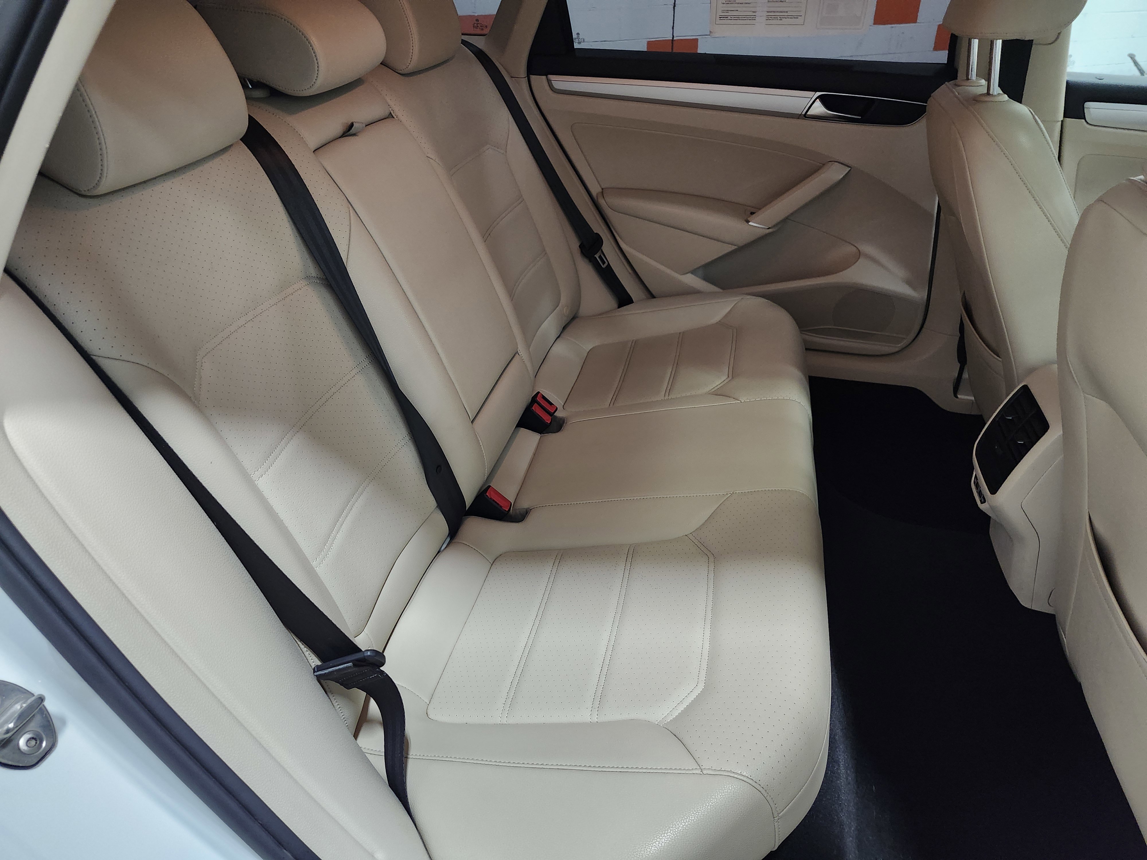 Used 2019 Volkswagen Passat 2.0T Wolfsburg w/ Wheels & Sunroof Package image 20