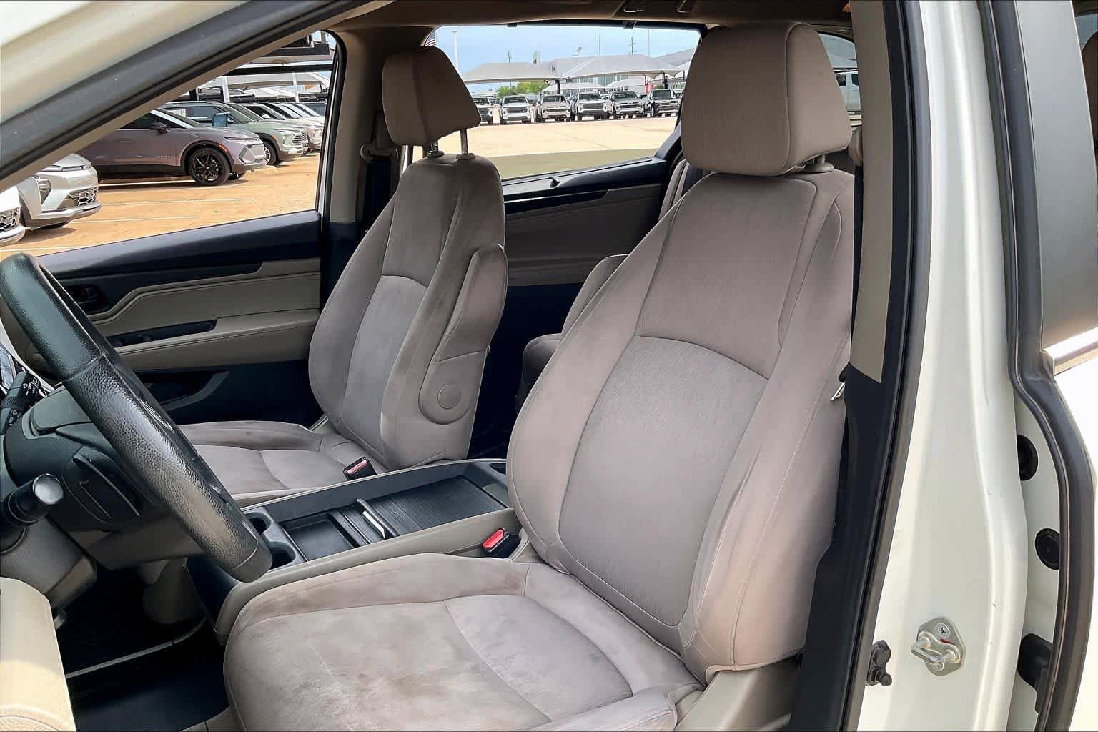 Used 2018 Honda Odyssey EX image 8