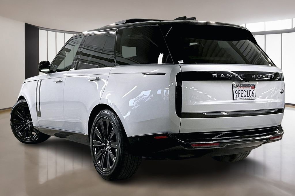 Certified 2023 Land Rover Range Rover SE image 4