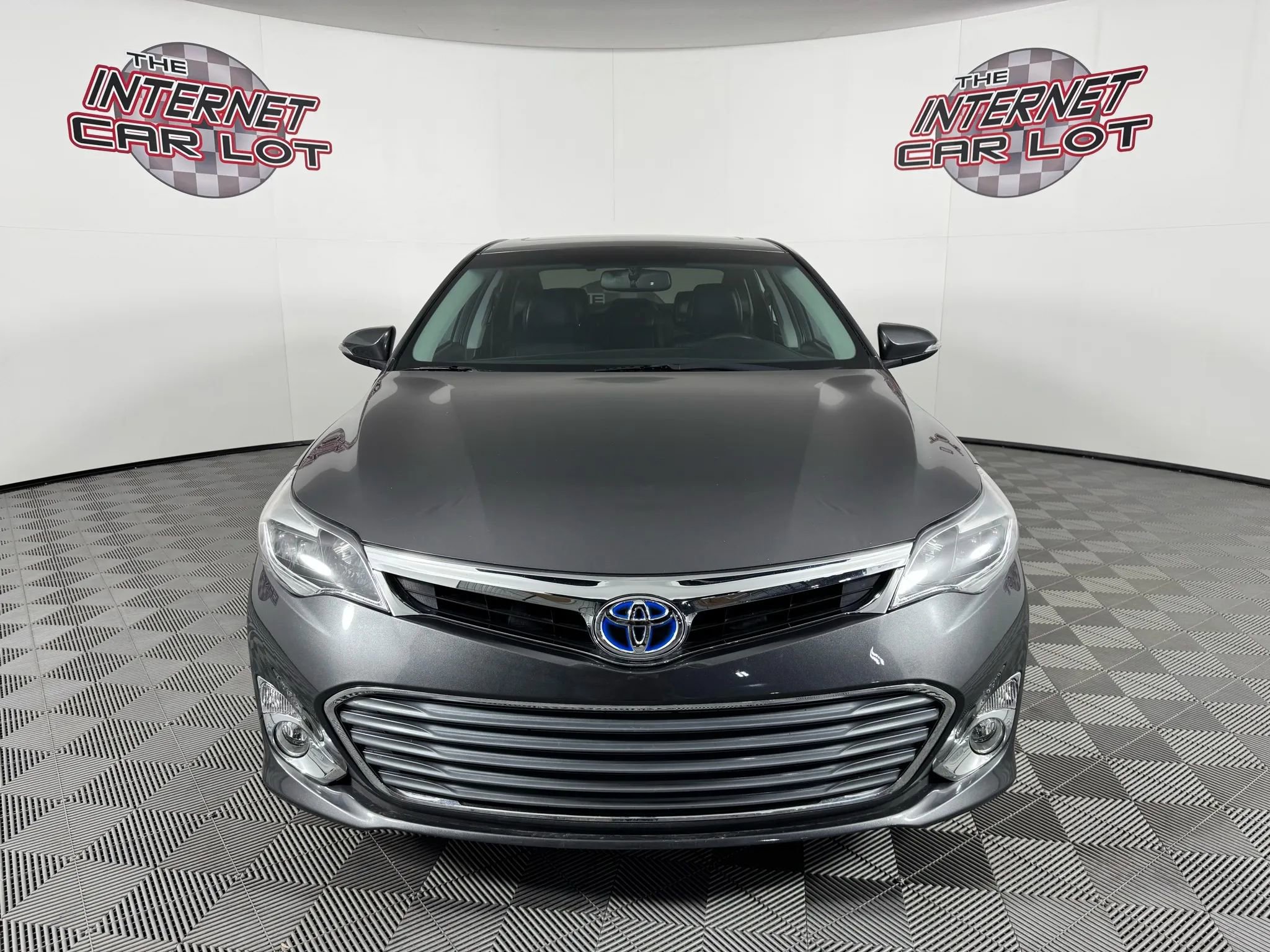 Used 2013 Toyota Avalon Limited image 2