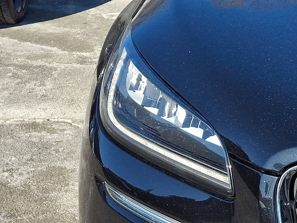 Used 2022 Lincoln Corsair Reserve image 9