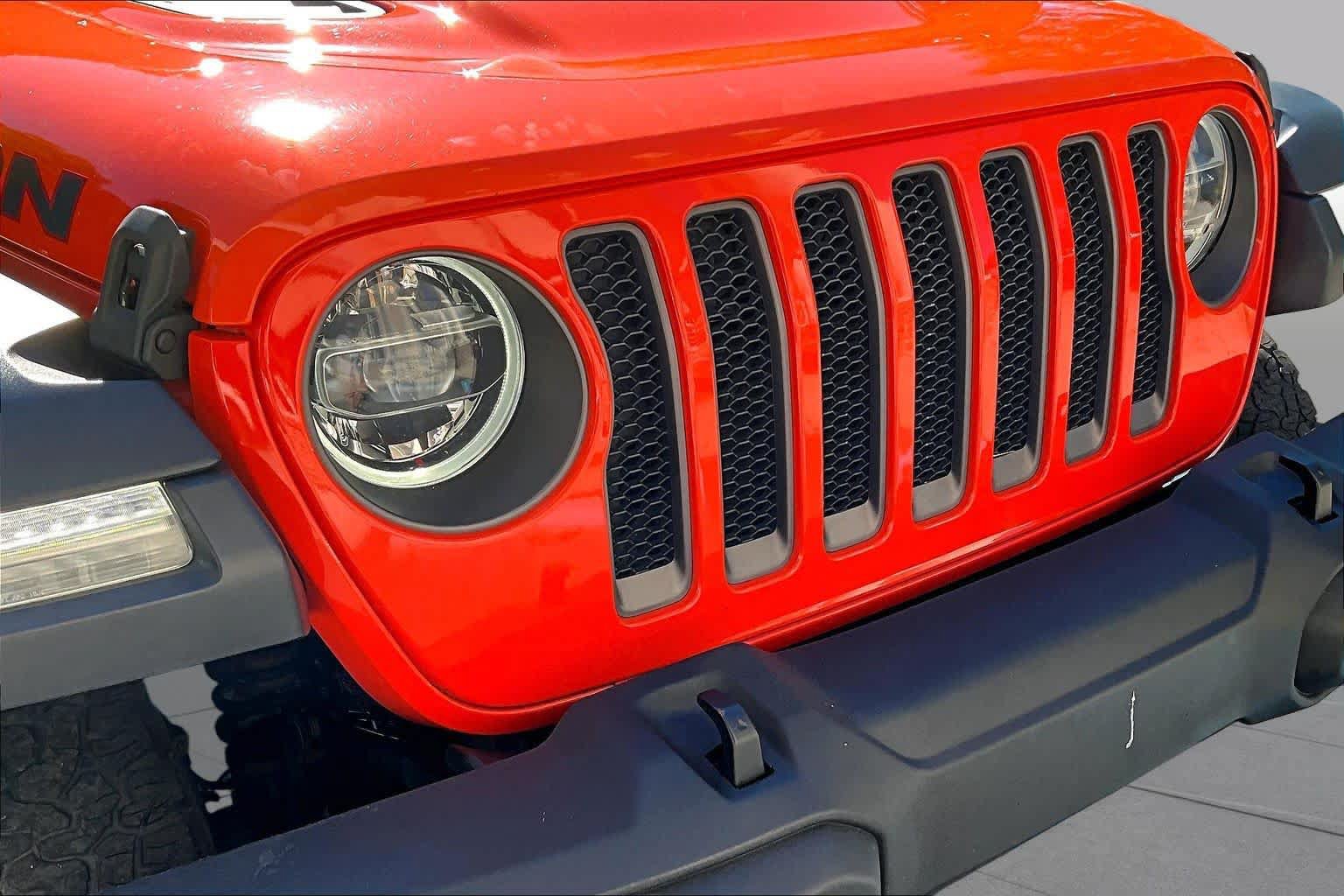Used 2018 Jeep Wrangler Unlimited Rubicon w/ LED Lighting Group AWD/4WD image 34