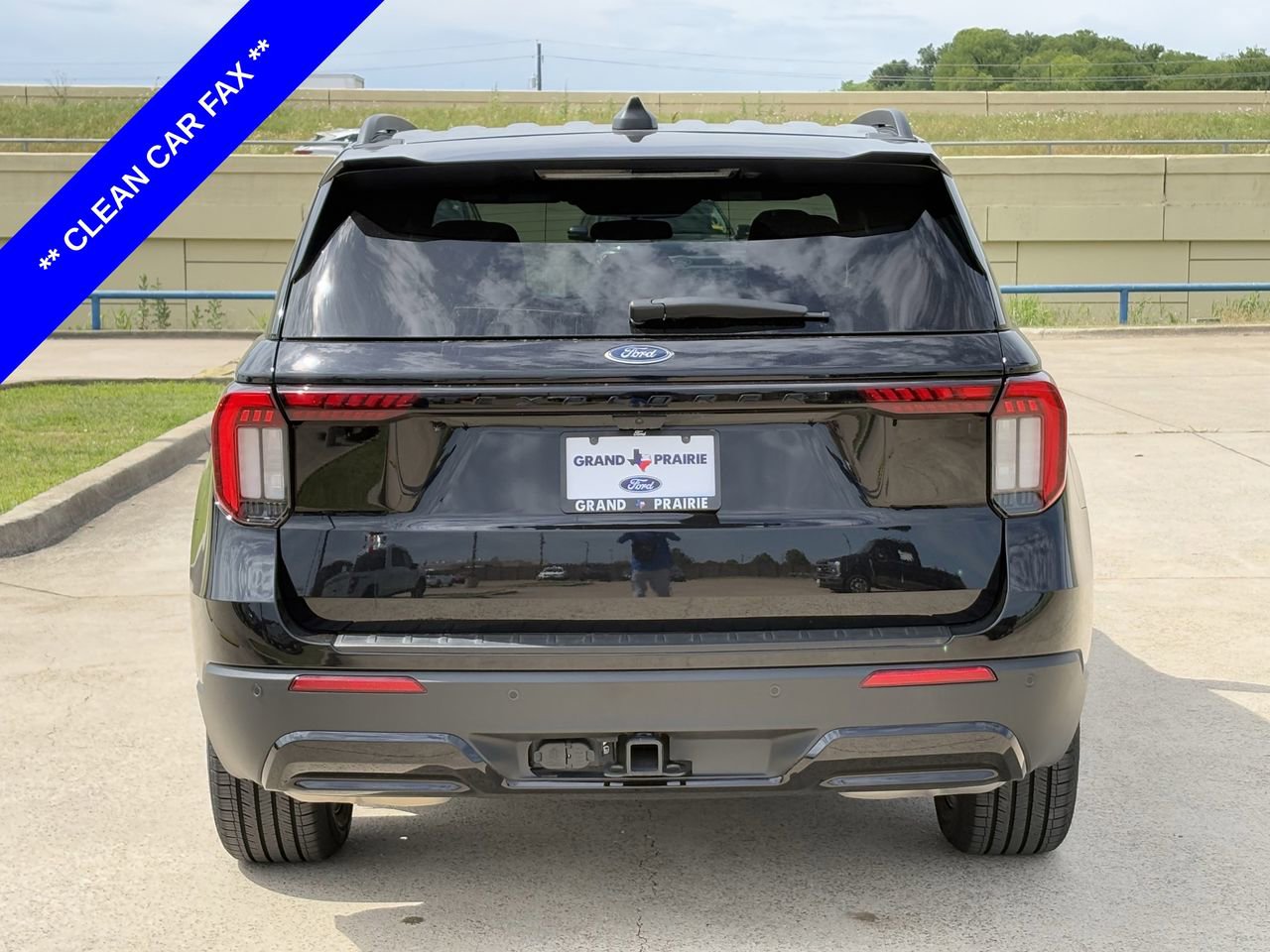 Used 2025 Ford Explorer ST-Line RWD image 7