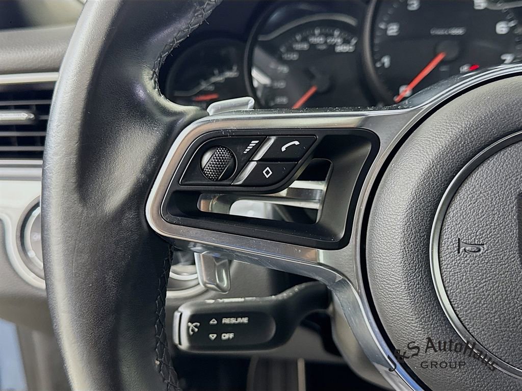 Used 2018 Porsche 911 Carrera RWD image 13