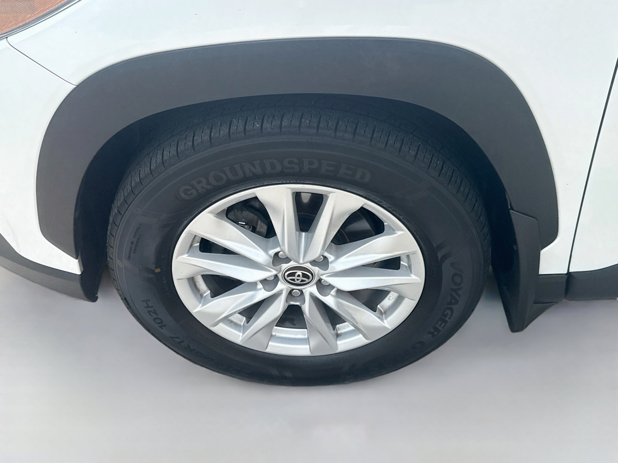 Used 2024 Toyota Corolla Cross LE w/ Moonroof Package FWD image 34
