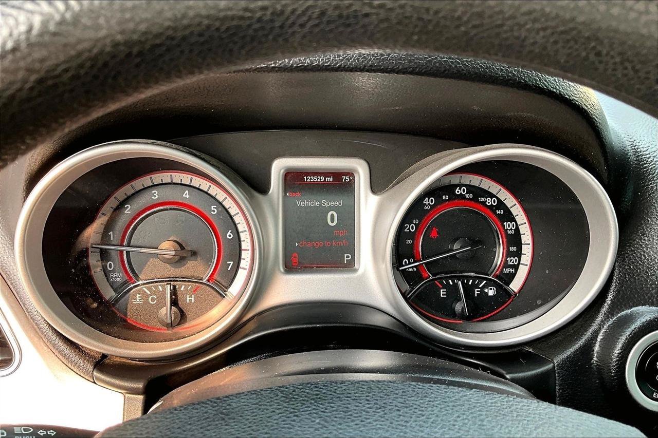 Used 2016 Dodge Journey SXT w/ Comfort/Convenience Group AWD/4WD image 13