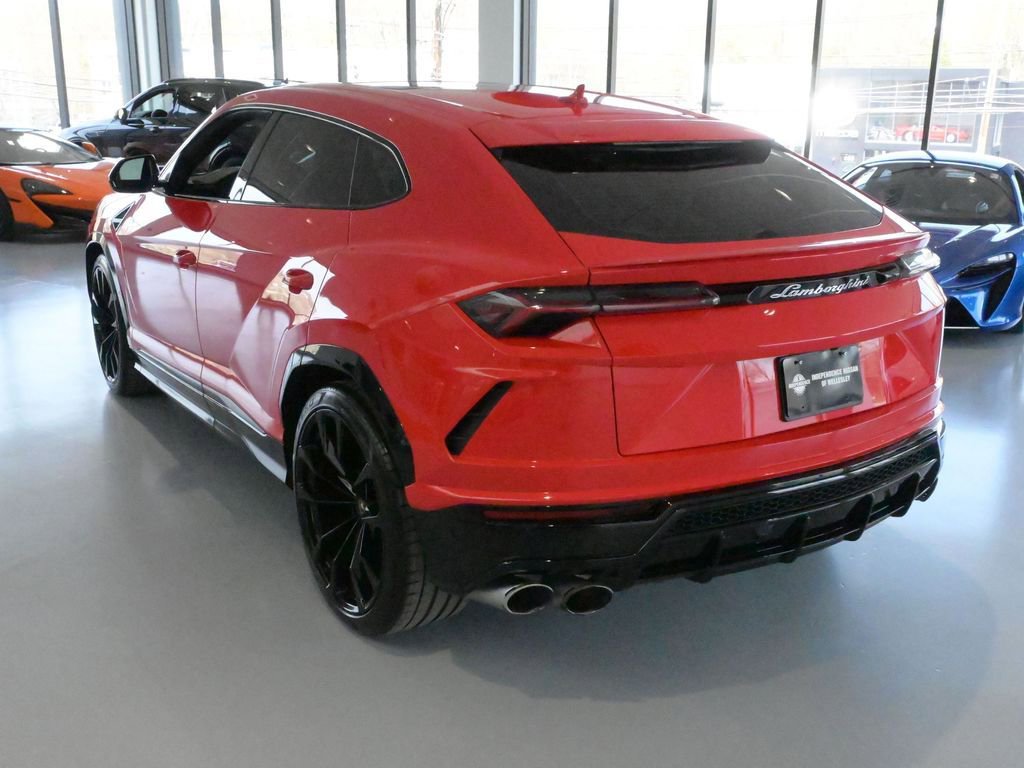 Used 2020 Lamborghini Urus image 5