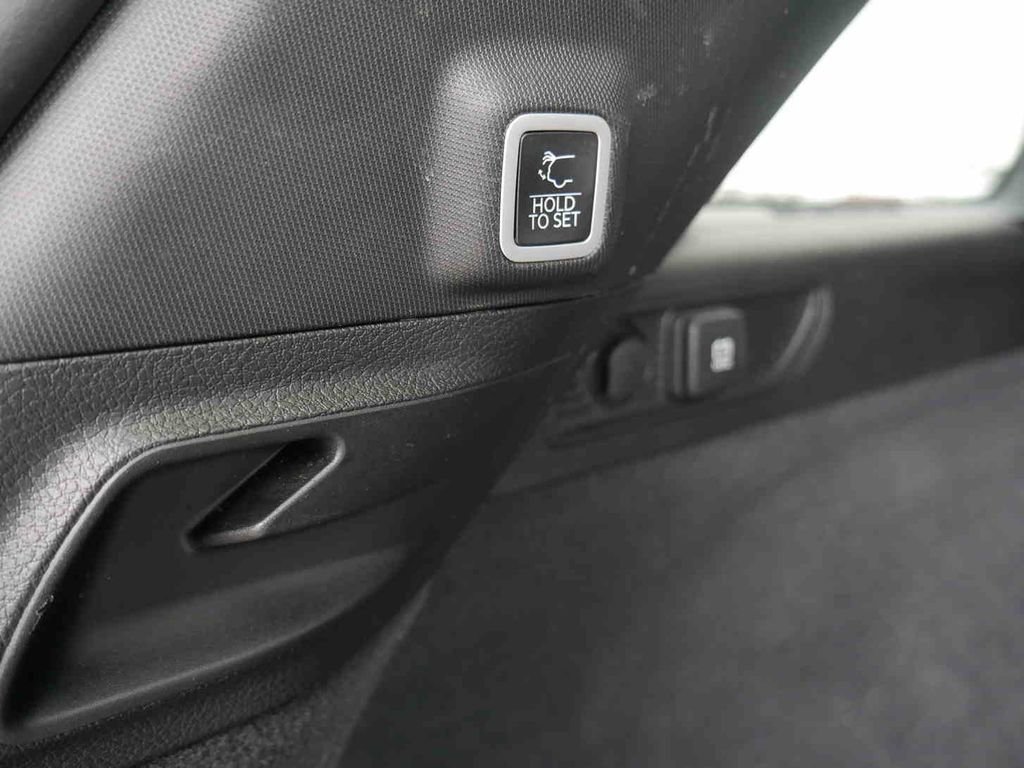 Used 2023 Jeep Grand Cherokee Summit w/ Adv Protech Group IV AWD/4WD image 10
