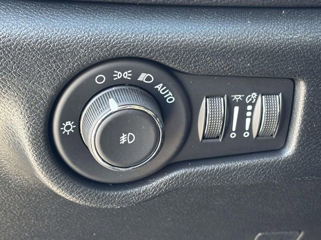 New 2026 Chrysler Pacifica Select w/ S Appearance Package FWD image 21