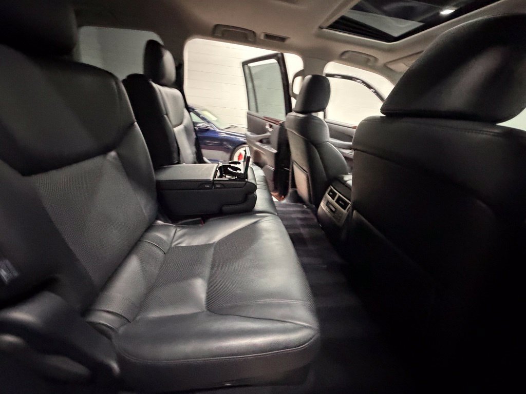 Used 2014 Lexus LX 570 4WD image 34