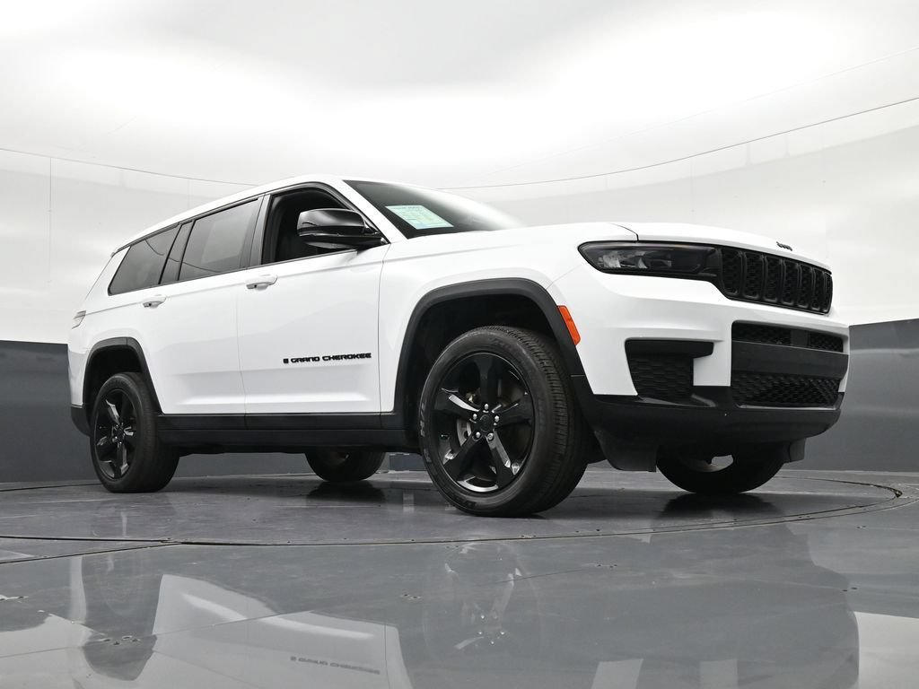 Used 2023 Jeep Grand Cherokee L Laredo RWD image 31