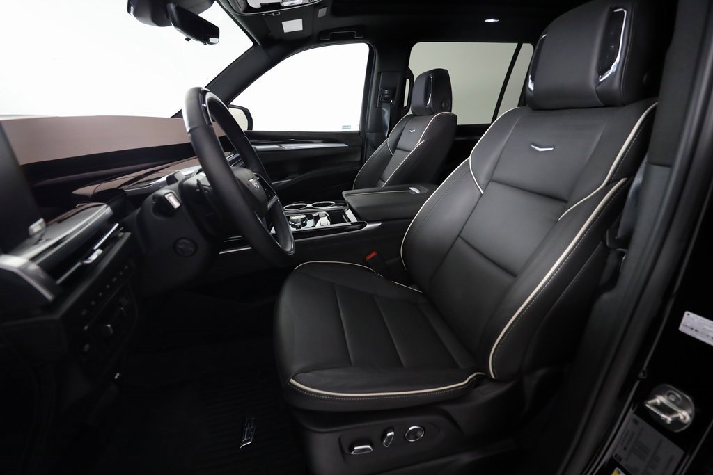 Used 2025 Cadillac Escalade ESV Sport w/ Touring Package image 33