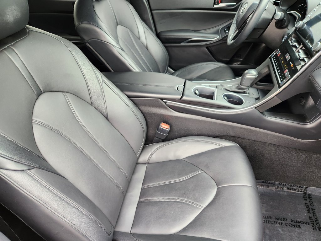 Used 2022 Toyota Avalon XLE FWD image 5