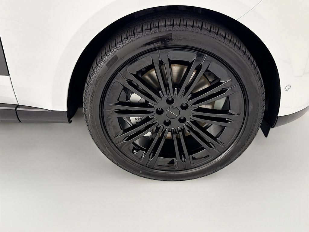 New 2026 Land Rover Range Rover Long Wheelbase SE AWD/4WD image 31