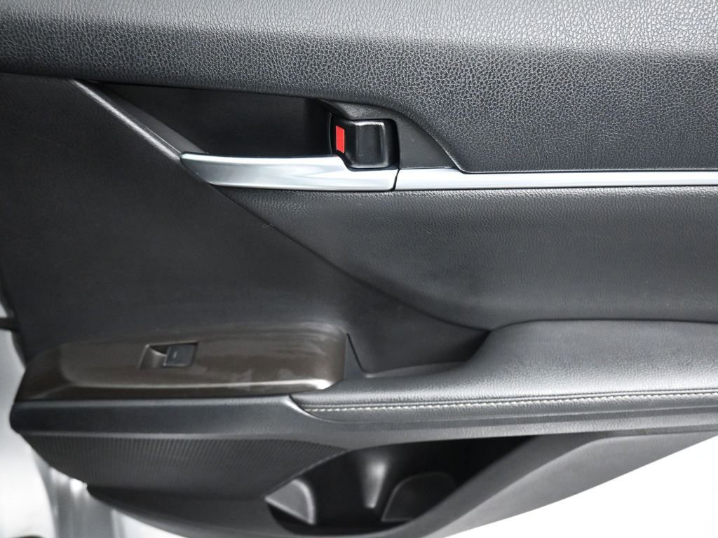 Used 2021 Toyota Camry XSE w/ Navigation Package image 36