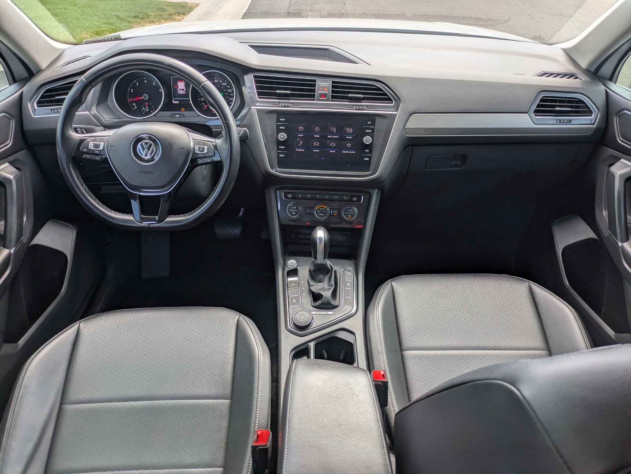 Used 2018 Volkswagen Tiguan SE w/ 3rd Row Seat Package AWD/4WD image 29