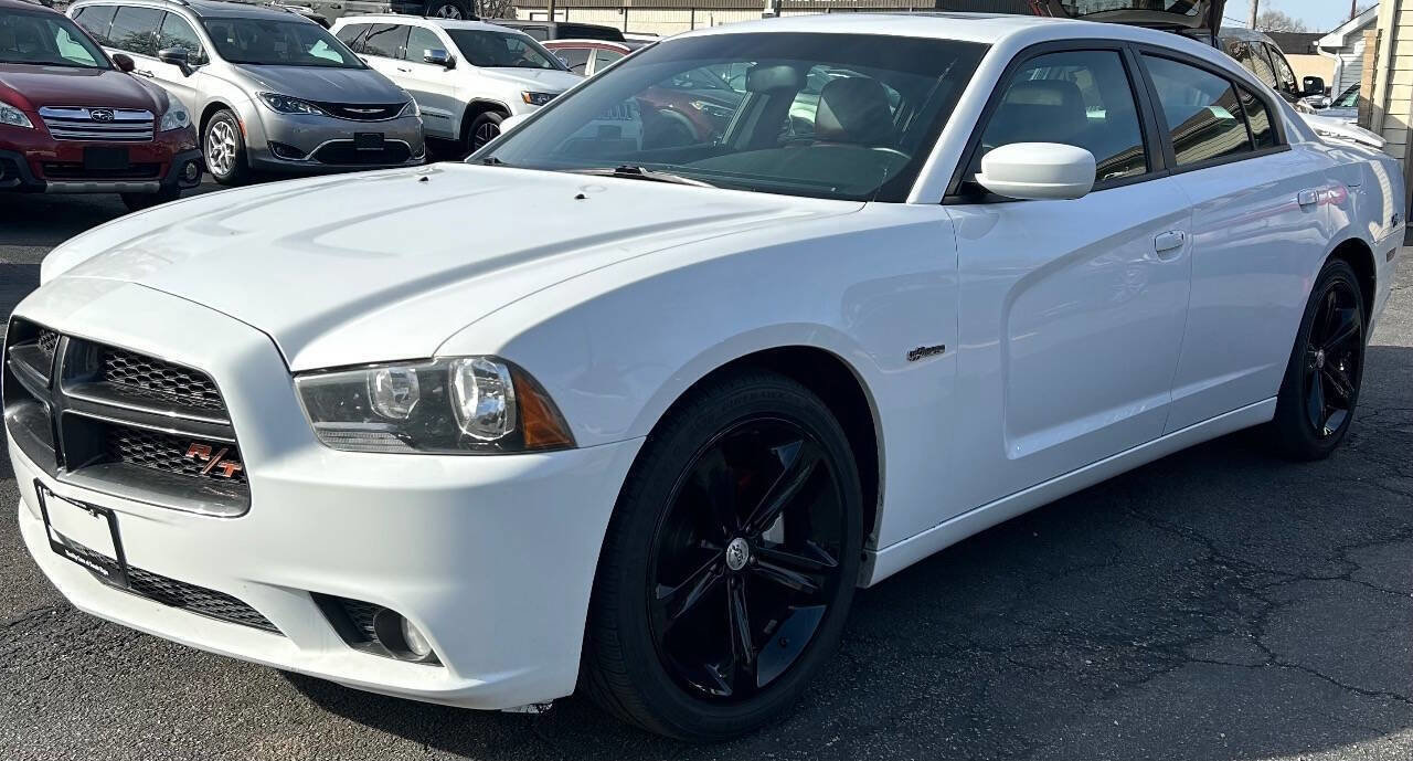 Used 2014 Dodge Charger SXT image 1