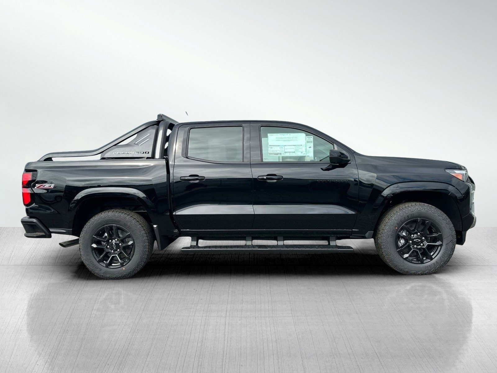 New 2025 Chevrolet Colorado Z71 w/ Midnight Edition image 3