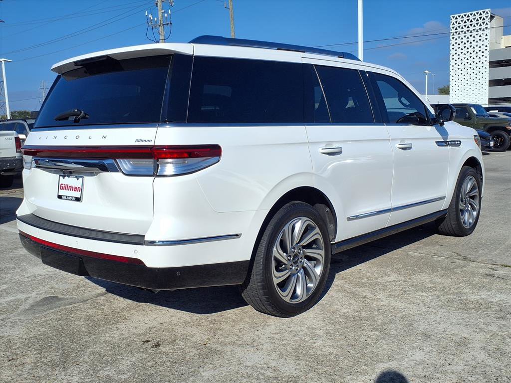 Used 2023 Lincoln Navigator Reserve image 25