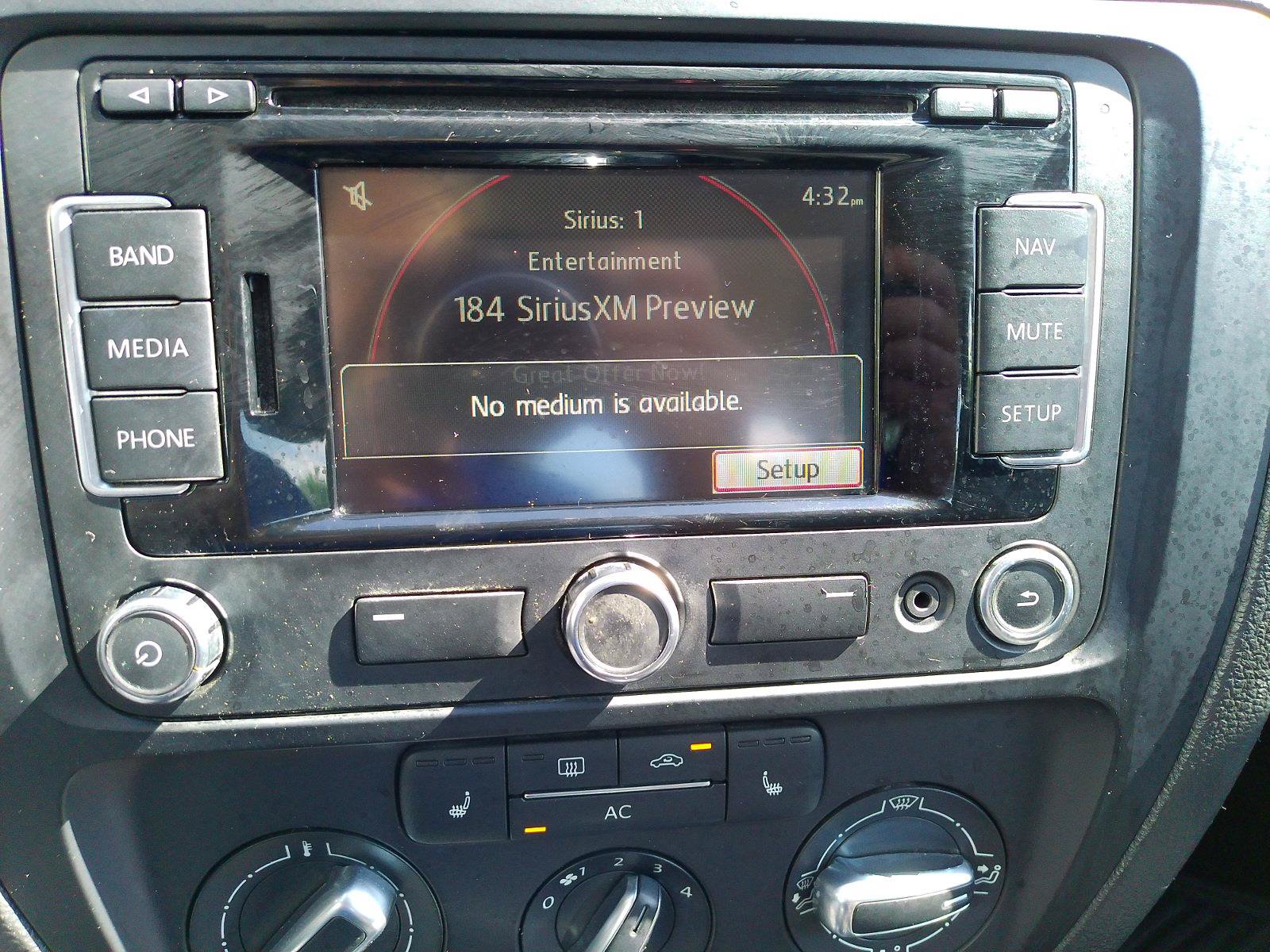 Used 2012 Volkswagen Jetta SEL FWD image 16