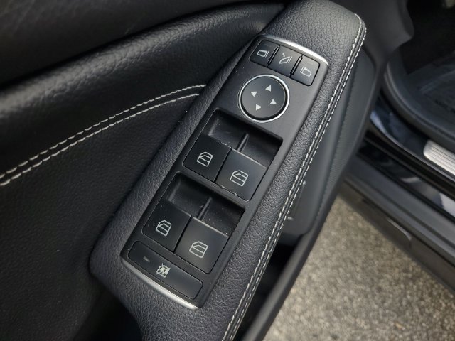 Used 2018 Mercedes-Benz GLA 250 4MATIC image 22