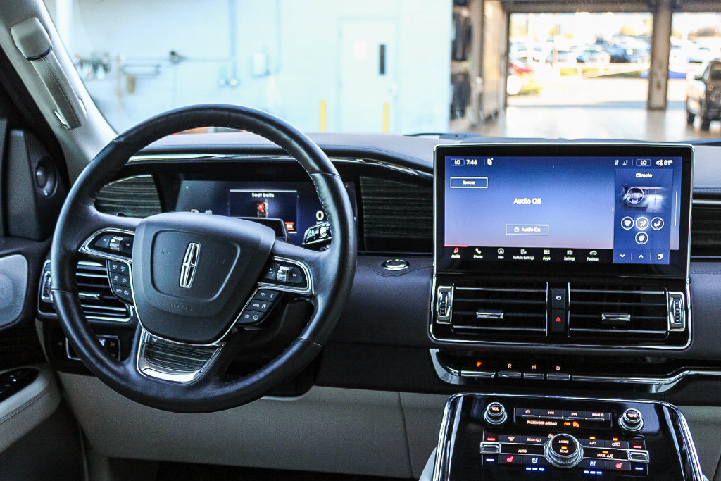 Used 2024 Lincoln Navigator Black Label AWD/4WD image 13