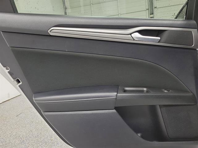 Used 2020 Ford Fusion SE image 7
