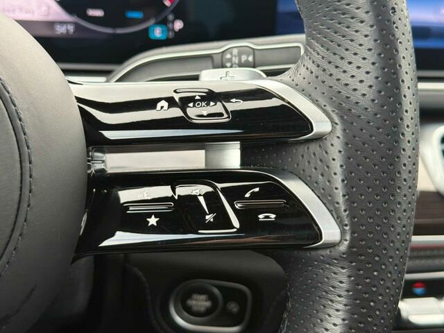 Certified 2025 Mercedes-Benz GLS 450 4MATIC image 30