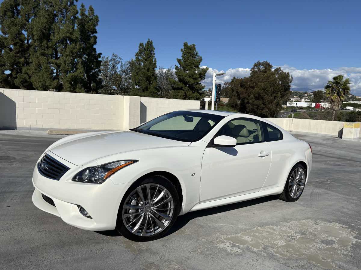 Used 2014 INFINITI Q60 Journey w/ Premium Package image 2