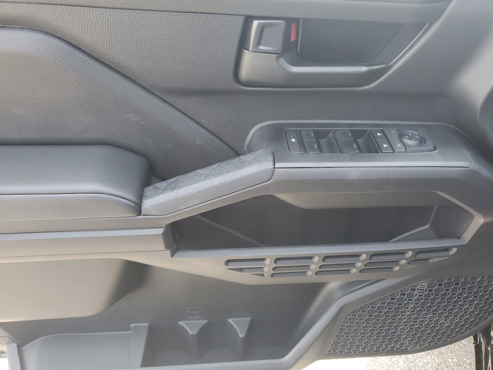 New 2026 Toyota Tacoma SR AWD/4WD image 19