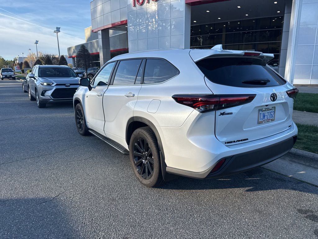 Used 2026 Toyota Highlander XLE image 19