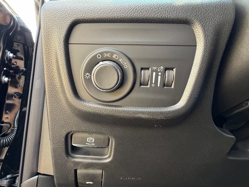 New 2026 Jeep Grand Cherokee Altitude AWD/4WD image 22