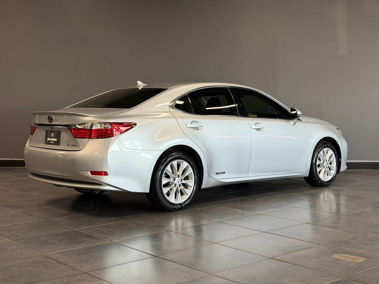 Used 2014 Lexus ES 300h w/ Luxury Package w/Bamboo Trim FWD image 6