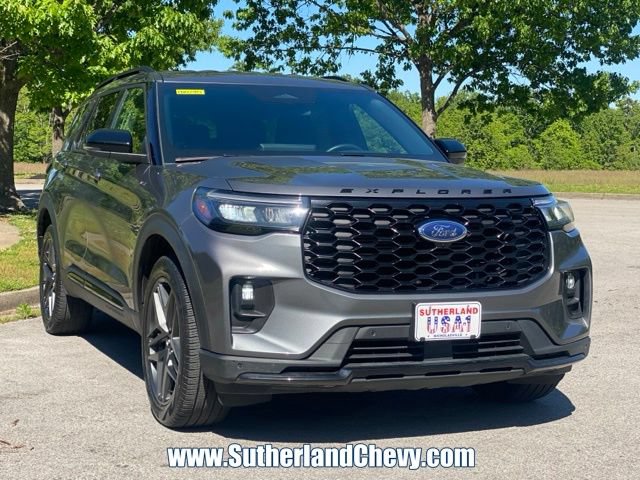 Used 2025 Ford Explorer ST-Line w/ ST-Line Street Pack AWD/4WD image 9