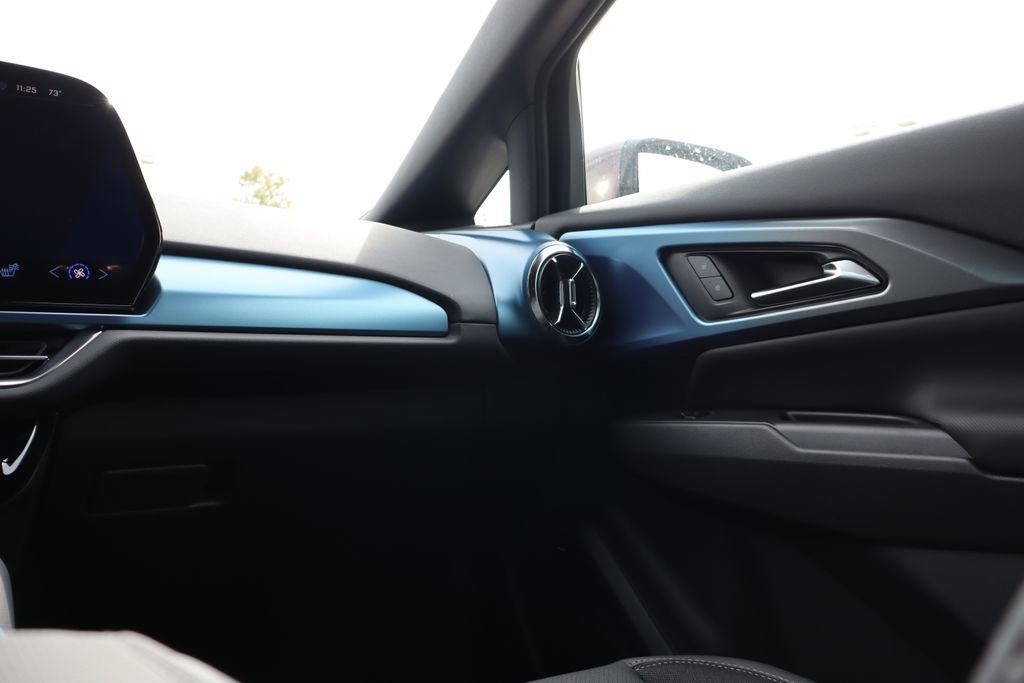 New 2026 Chevrolet Equinox EV LT image 40