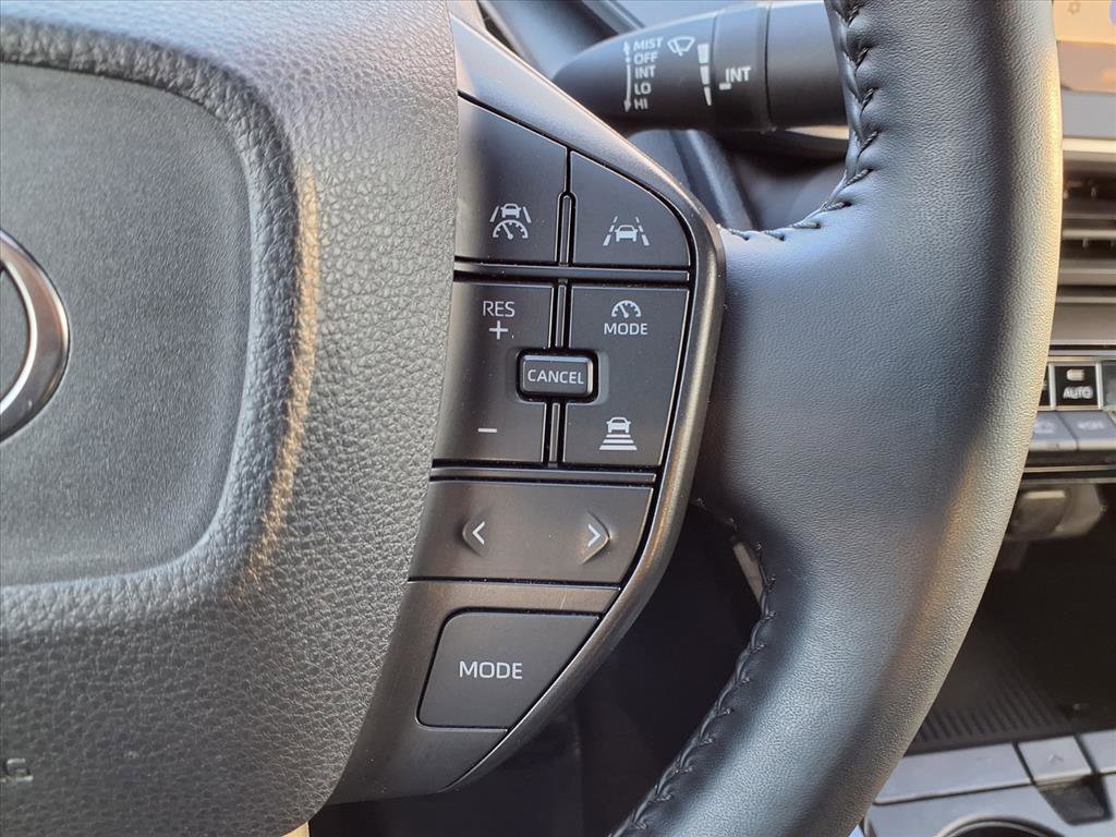 Used 2025 Toyota Prius Limited image 13