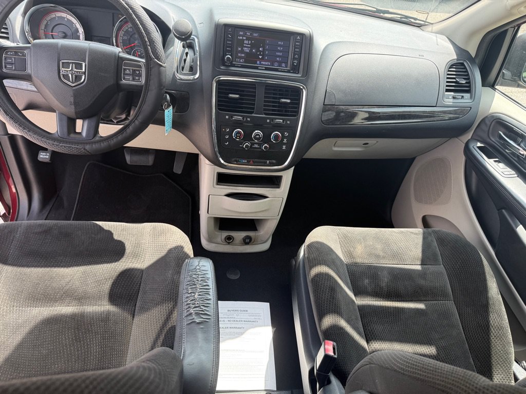 Used 2018 Dodge Grand Caravan SE w/ UConnect Hands-Free Group FWD image 12